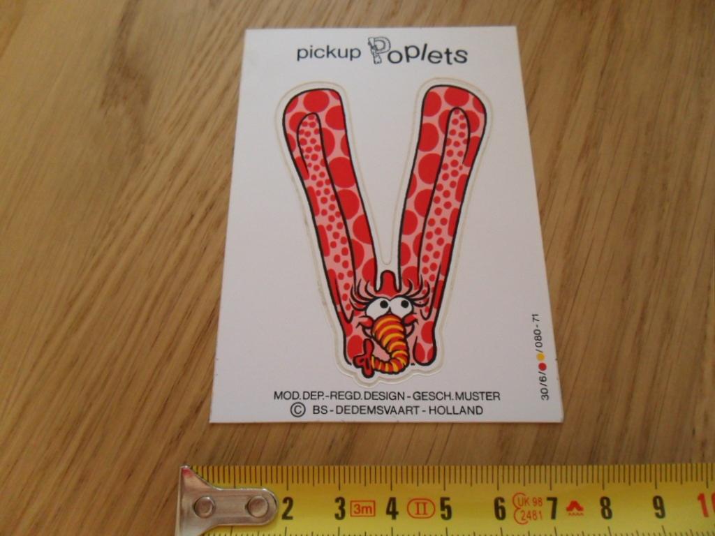 sticker groot pickup poplets letter V rood/roze, Verzamelen, Stickers, Zo goed als nieuw, Ophalen