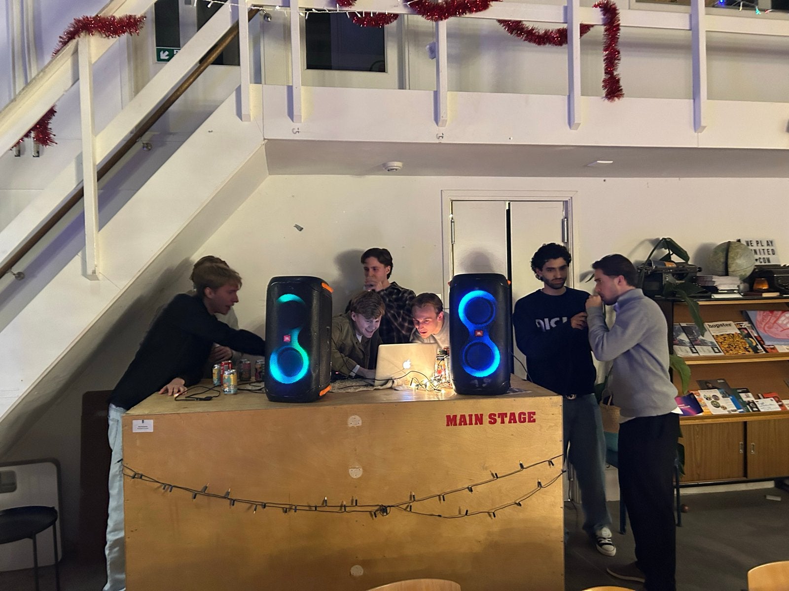 Tafelkast / DJ Booth op wielen - Geschikt voor feesten!, Ophalen, Gebruikt