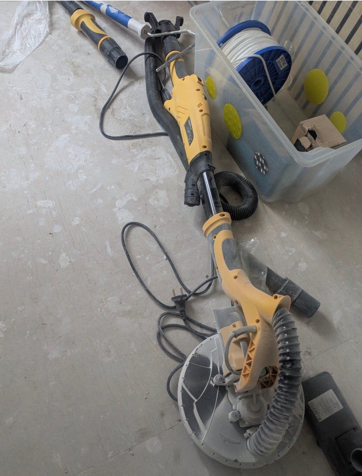 Wandschuurmachine Powerplus POWX04761 - SLECHTS 1x gebruikt, Doe-het-zelf en Verbouw, Gereedschap | Schuurmachines, N, N, 600 tot 1200 watt