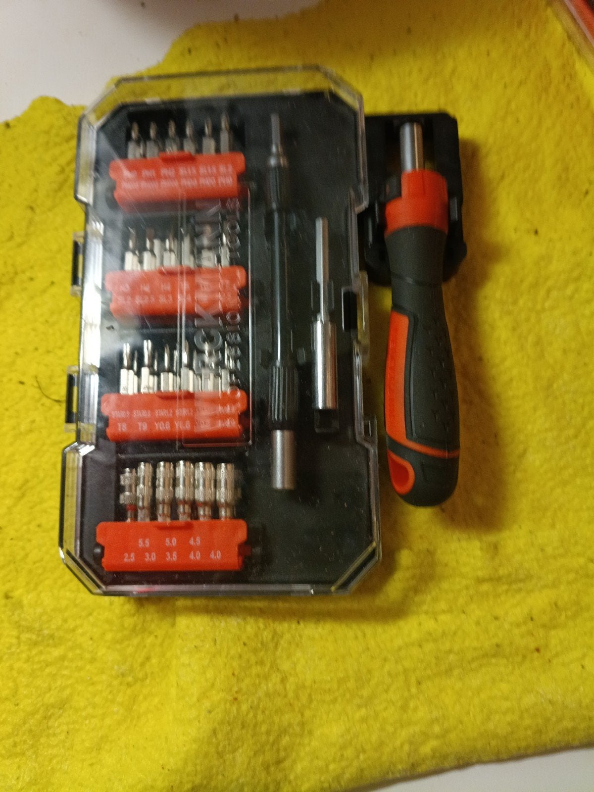 Bitset met schroevendraaier en diverse bits, Ophalen of Verzenden, Gebruikt, Bitset, Overige merken