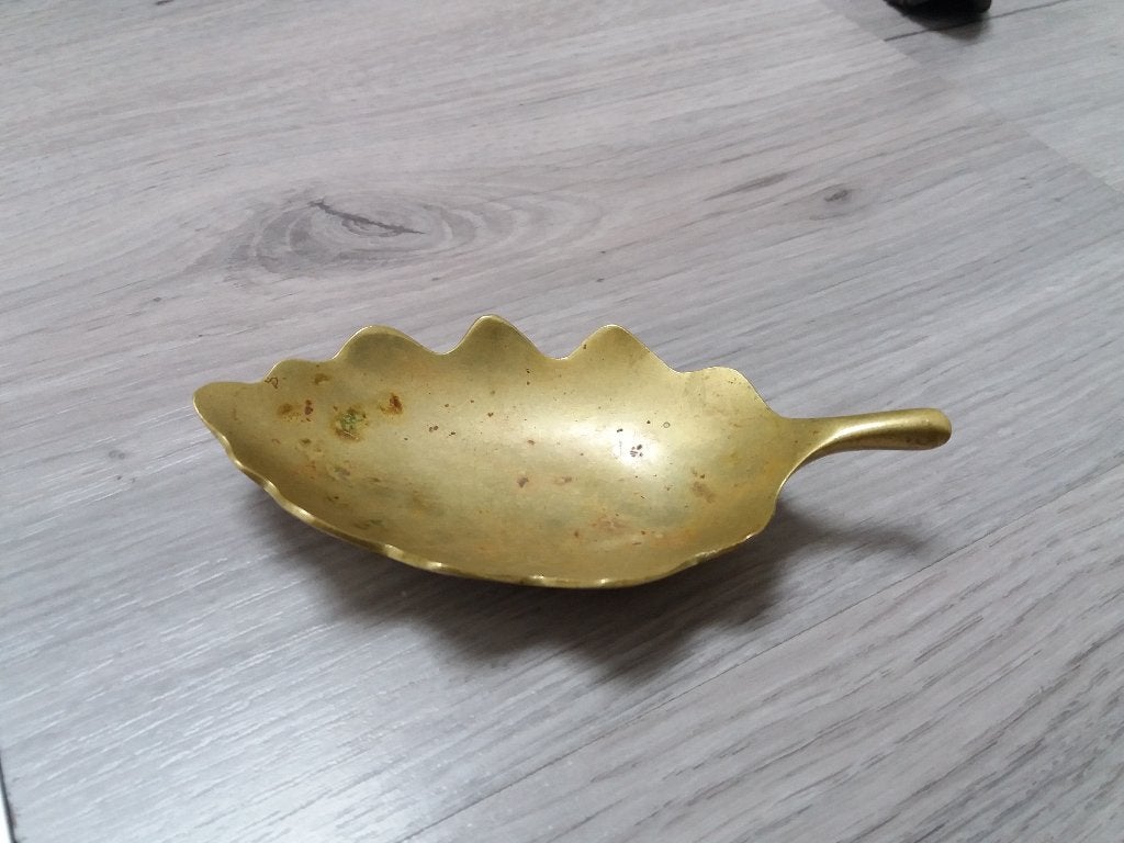 bladvormige schaaltje, Verzenden