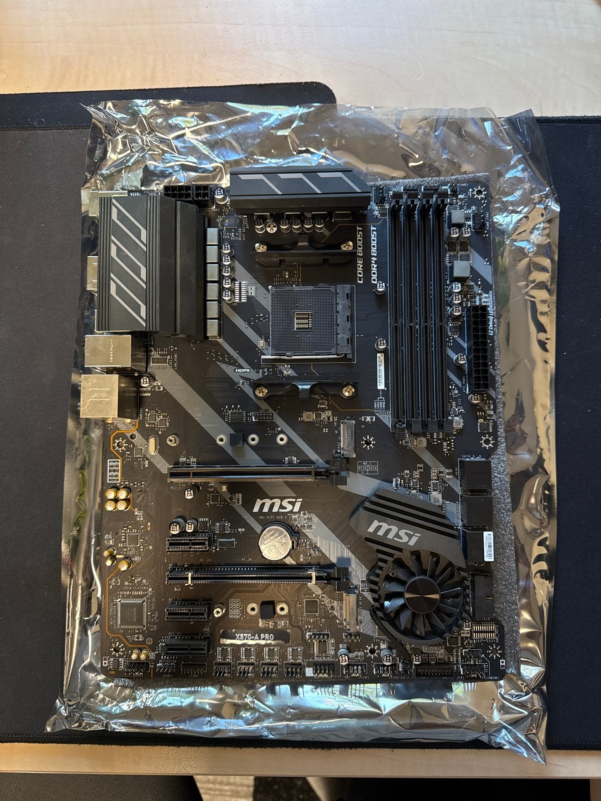 MSI X570-A Pro Moederbord - Niet werkend (voor onderdelen), Computers en Software, Ophalen of Verzenden, Niet werkend, AMD, DDR4