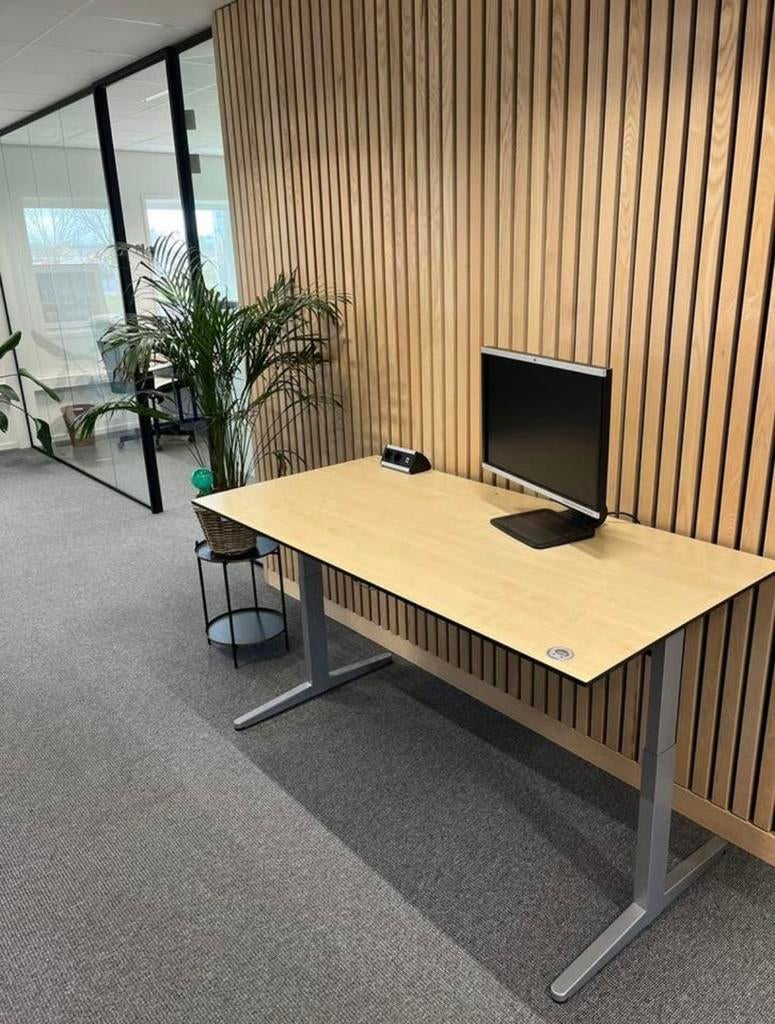 Elektrisch verstelbaar zitbureau 160x80cm (Ahrend), Zakelijke goederen, Kantoor en Winkelinrichting | Kantoormeubilair en Inrichting