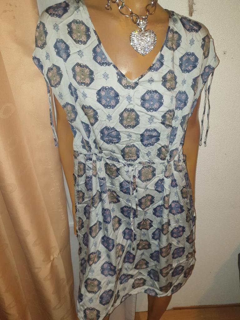 Noa Noa jurk met patroon maat L zgan, Kleding | Dames, Jurken, Overige kleuren, Maat 42/44 (L), Noa noa, Ophalen of Verzenden