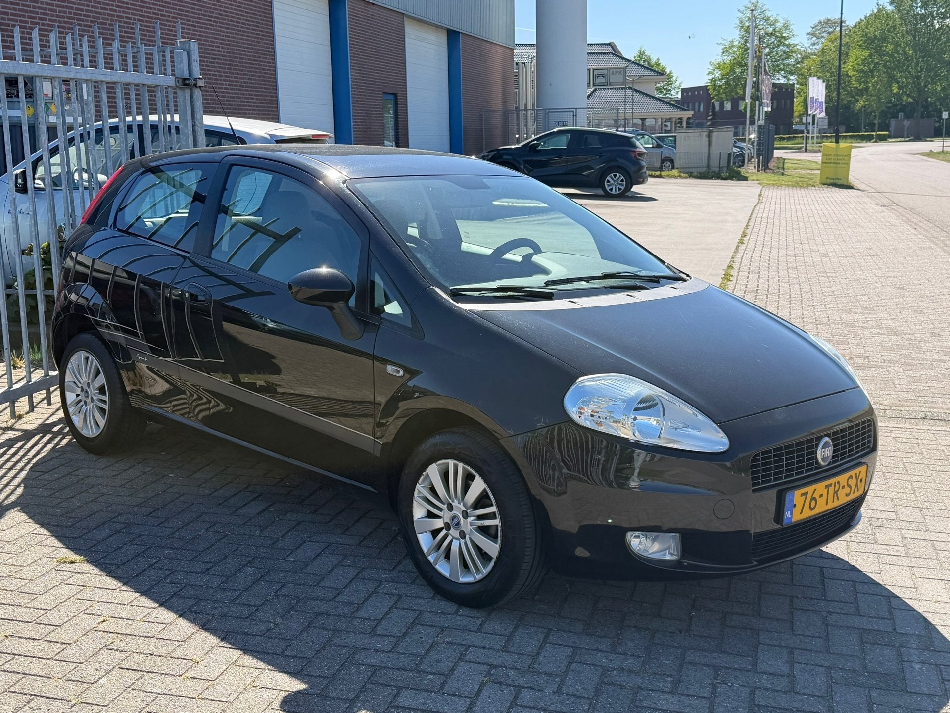 Fiat Grande Punto 1.4 Edizione Blue & Me! NIEUWE APK l AIRCO, Voorwielaandrijving, Stof, Zwart, 4 cilinders