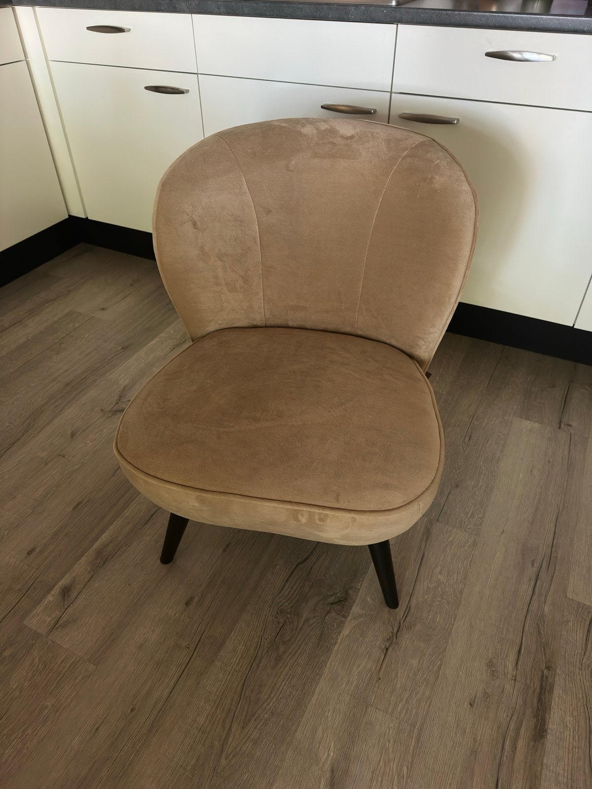Woood Sara fauteuil - Beige velvet - Zo goed als nieuw, Ophalen, Japandi, Minder dan 75 cm, Zo goed als nieuw