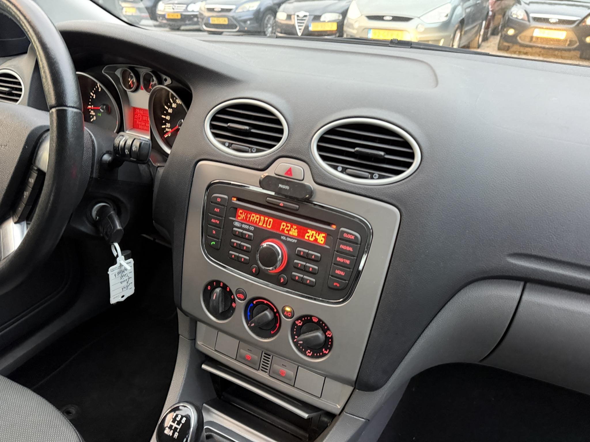 Foto 16 van Ford Focus Wagon 1.6 Comfort | Airco | Cruise Control | LMV