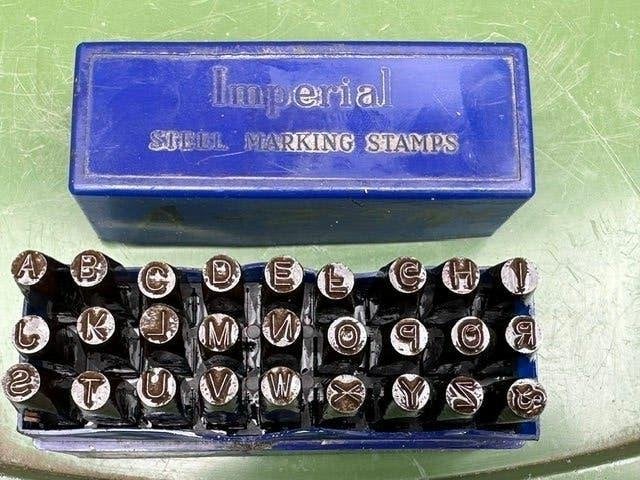 slag cijfers  4 mm en slagletters 5 mm, Ophalen, Zo goed als nieuw