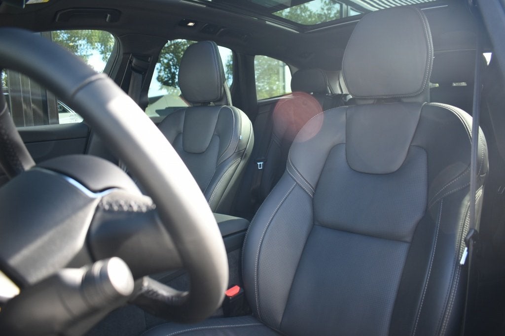 Volvo XC60 T8 406pk AWD Ultra Bright Executive Edition | Tre, Auto's, Automaat, Gebruikt, 4 cilinders, Blauw