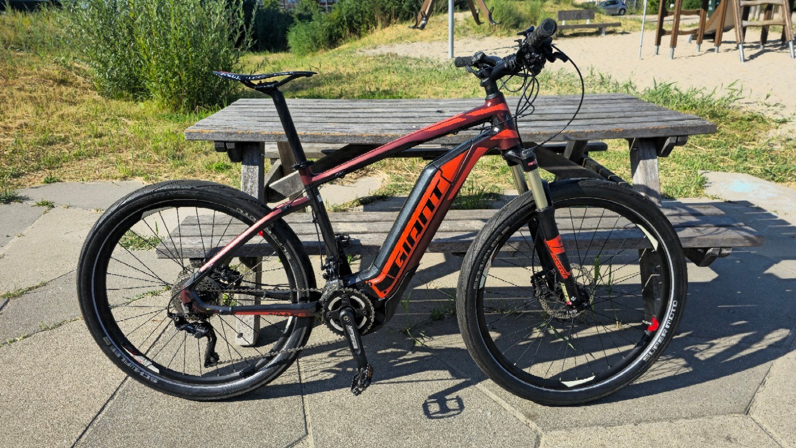 giant dirt E1, Fietsen en Brommers, Fietsaccessoires | Fietscomputers, Ophalen, Zo goed als nieuw