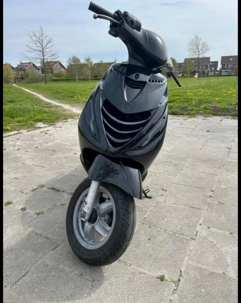 GEZOCHT ZIP 70cc, Fietsen en Brommers, Ophalen of Verzenden, Zo goed als nieuw, Tweetakt, Zip