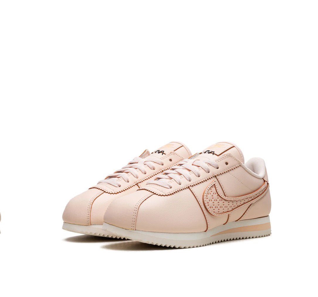 Gezocht, Ophalen of Verzenden, Zo goed als nieuw, Wit, Sneakers of Gympen