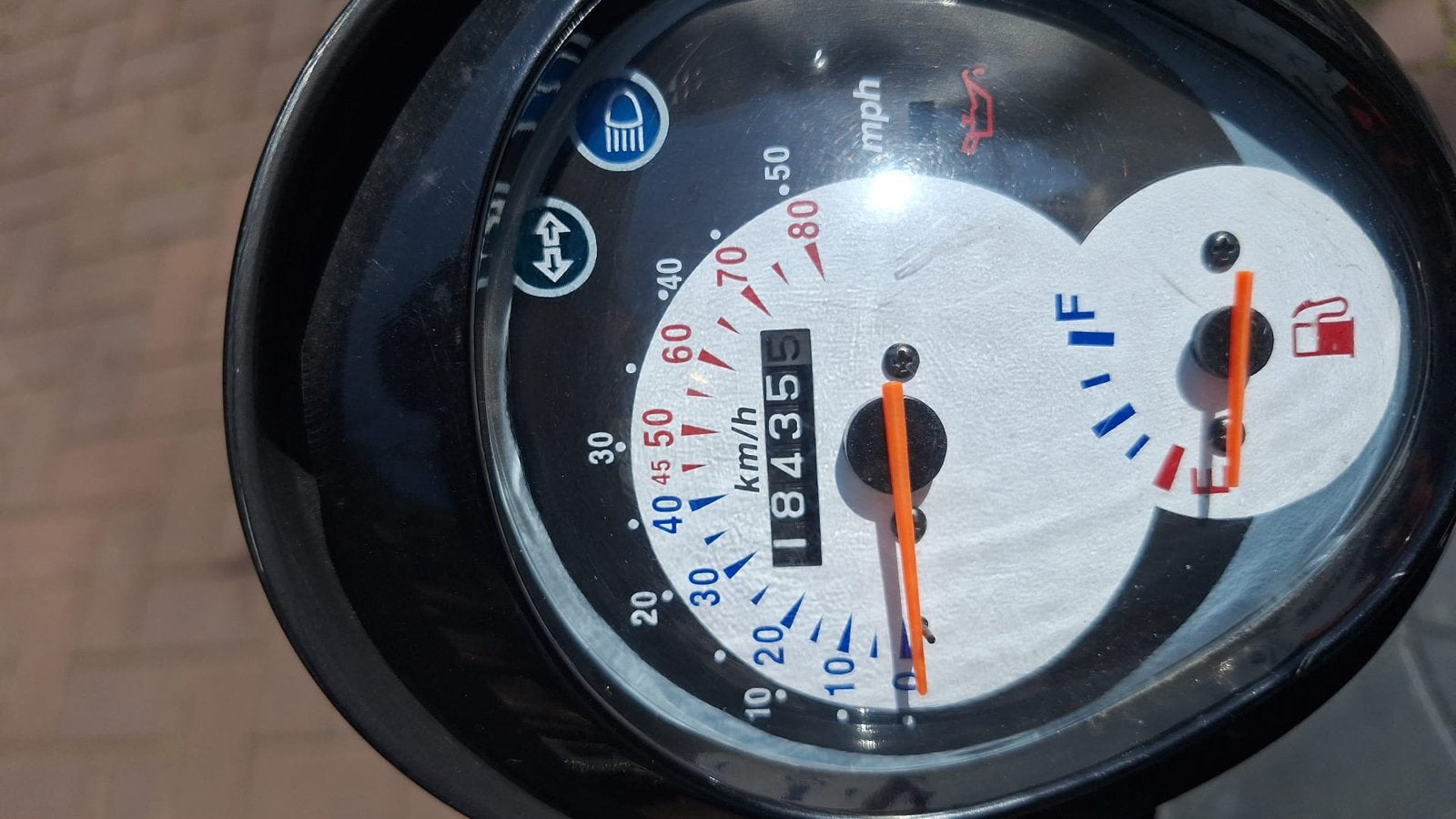 SYM Mio 2017 Bromscooter - Zeer Netjes en Goed Werkend, Maximaal 45 km/u, Zo goed als nieuw, Benzine, Ophalen