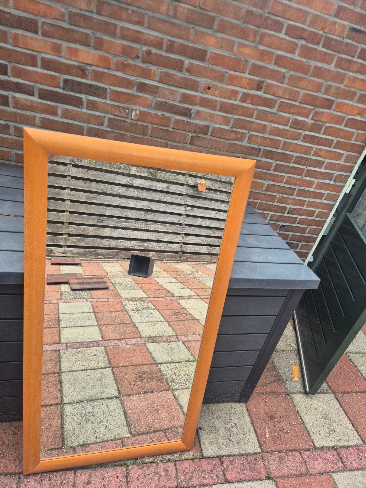 Grote spiegel met houten omlijsting (130x70 cm), Ophalen, Gebruikt, 100 tot 150 cm, Rechthoekig