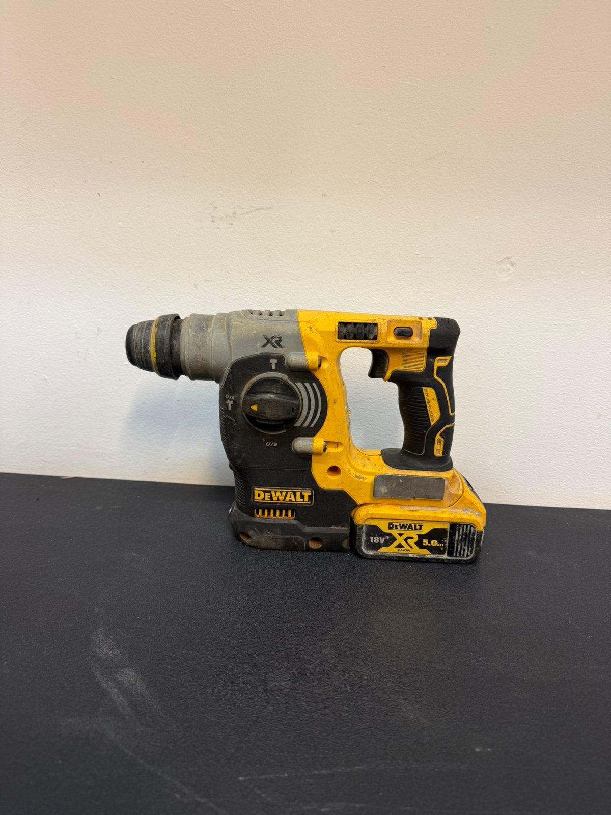 Dewalt Klopboormachine - Krachtige Accu Boorhamer, Doe-het-zelf en Verbouw, Gereedschap | Boormachines, Zo goed als nieuw, Boor- en/of Breekhamer
