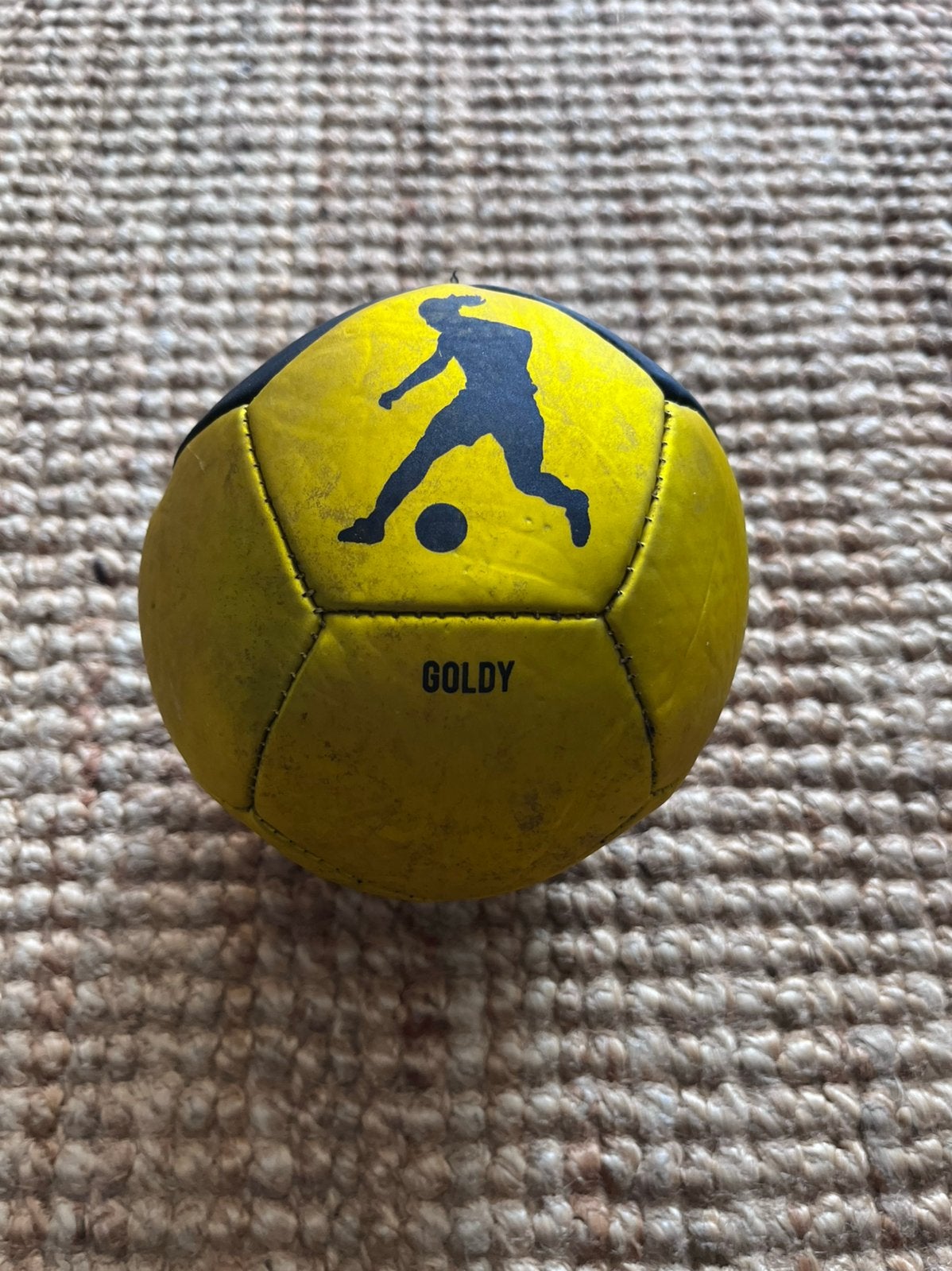 Een mooie mini football Gold Ronaldinho, Ophalen, Zo goed als nieuw