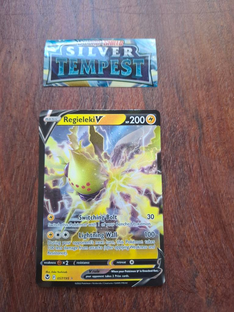 Pokemon – Regieleki (V) (SIT 057) – Silver Tempest, Ophalen of Verzenden, Nieuw, Losse kaart, Foil