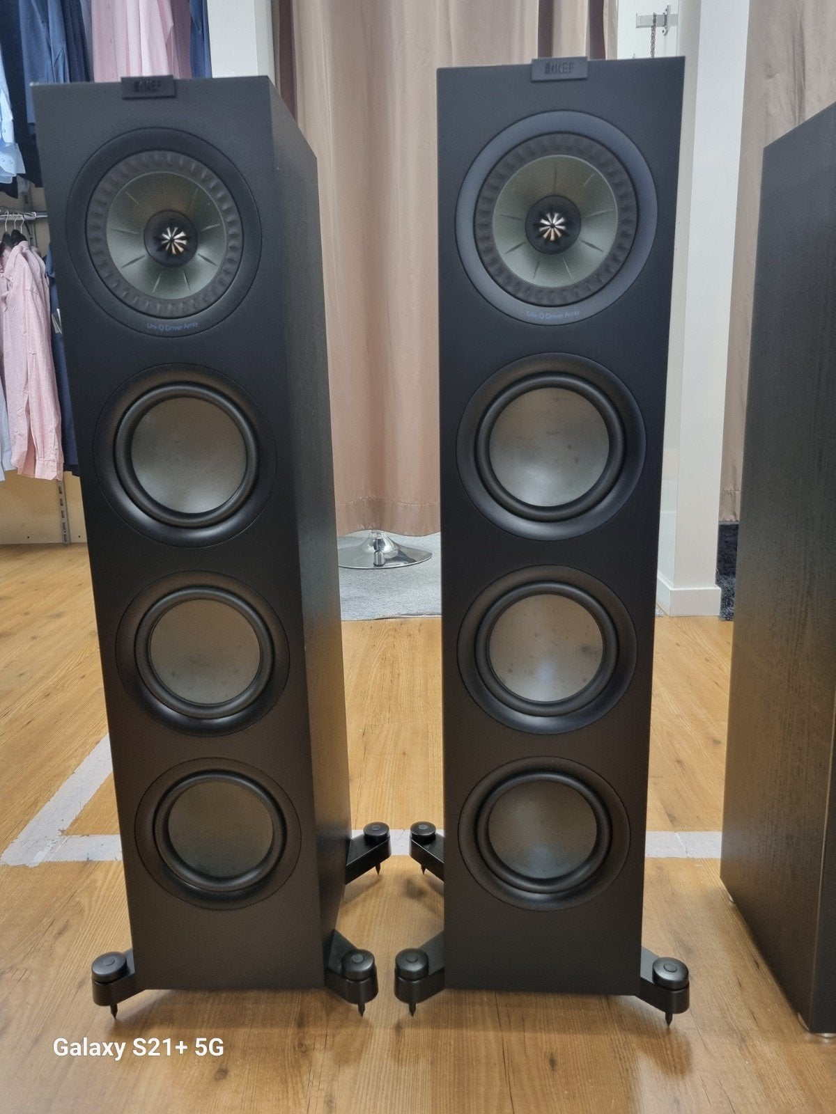 ✅Set KEF Q750 Vloerstaande Luidsprekers – Zwart, Vloerstaande luidspreker, -, -, Zo goed als nieuw