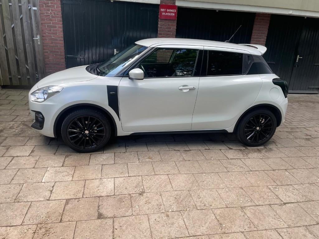 Suzuki Swift 1.2 Dualjet 90pk 2019 Wit Parelmoer, Voorwielaandrijving, 1242 cc, 4 cilinders, 400 kg