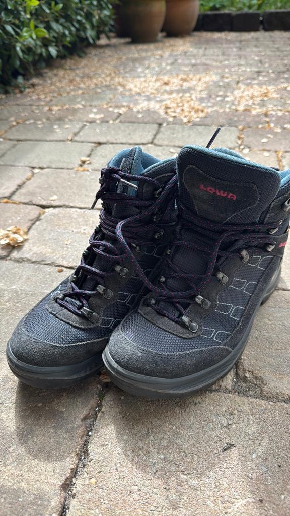 Lowa dames wandelschoen 39,5 zgan, Ophalen of Verzenden, Zo goed als nieuw, Schoenen