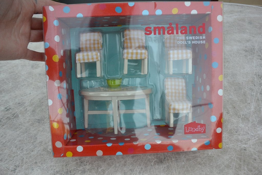 Lundby Smaland eetkamer meubels nieuw, Verzamelen, Ophalen of Verzenden, Nieuw, Poppenhuis