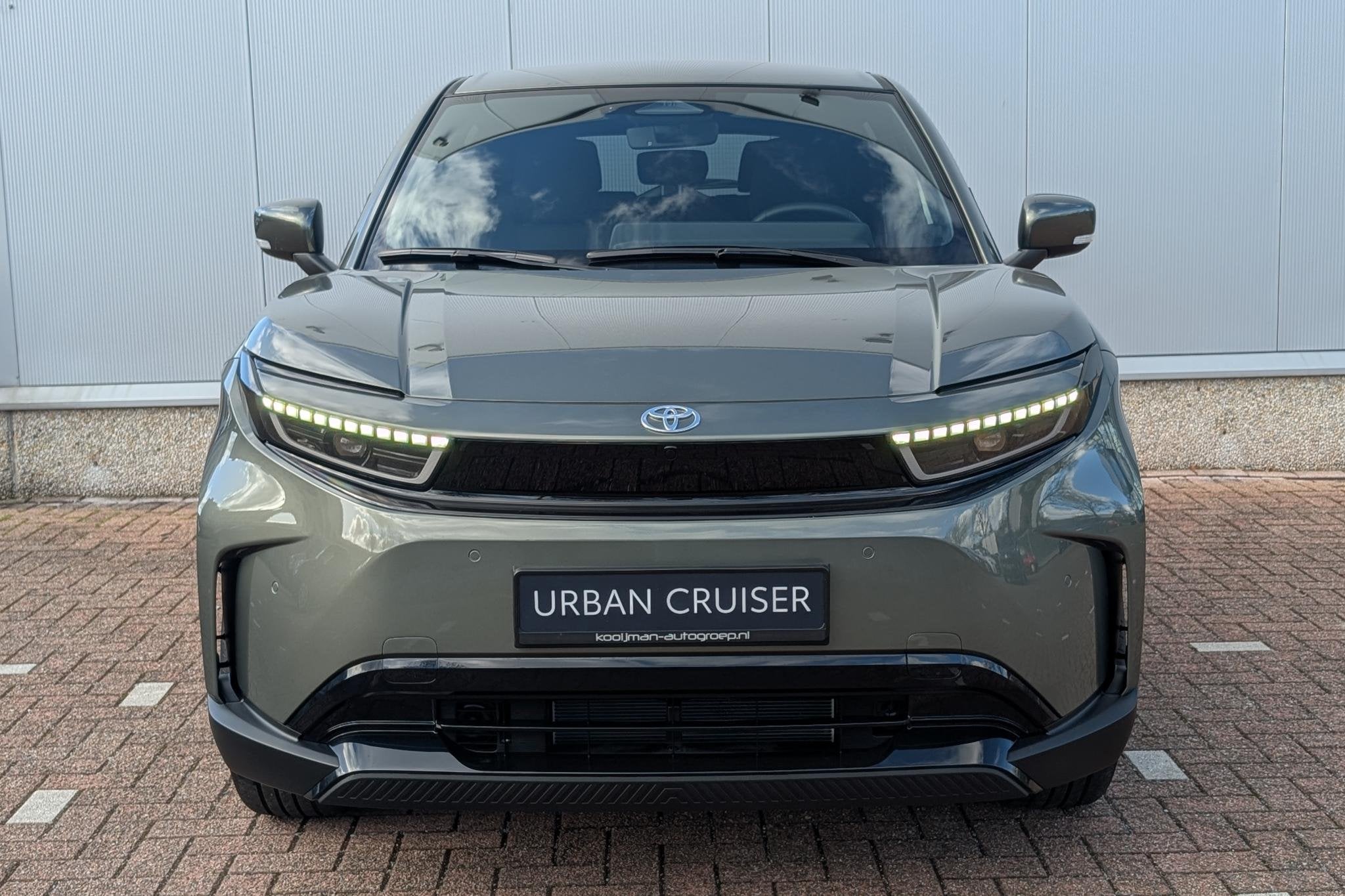 Toyota Urban Cruiser Dynamic 61 kWh / Januari 2027 leverbaar, Auto's, Stof, Adaptive Cruise Control, 360 min, Urban Cruiser