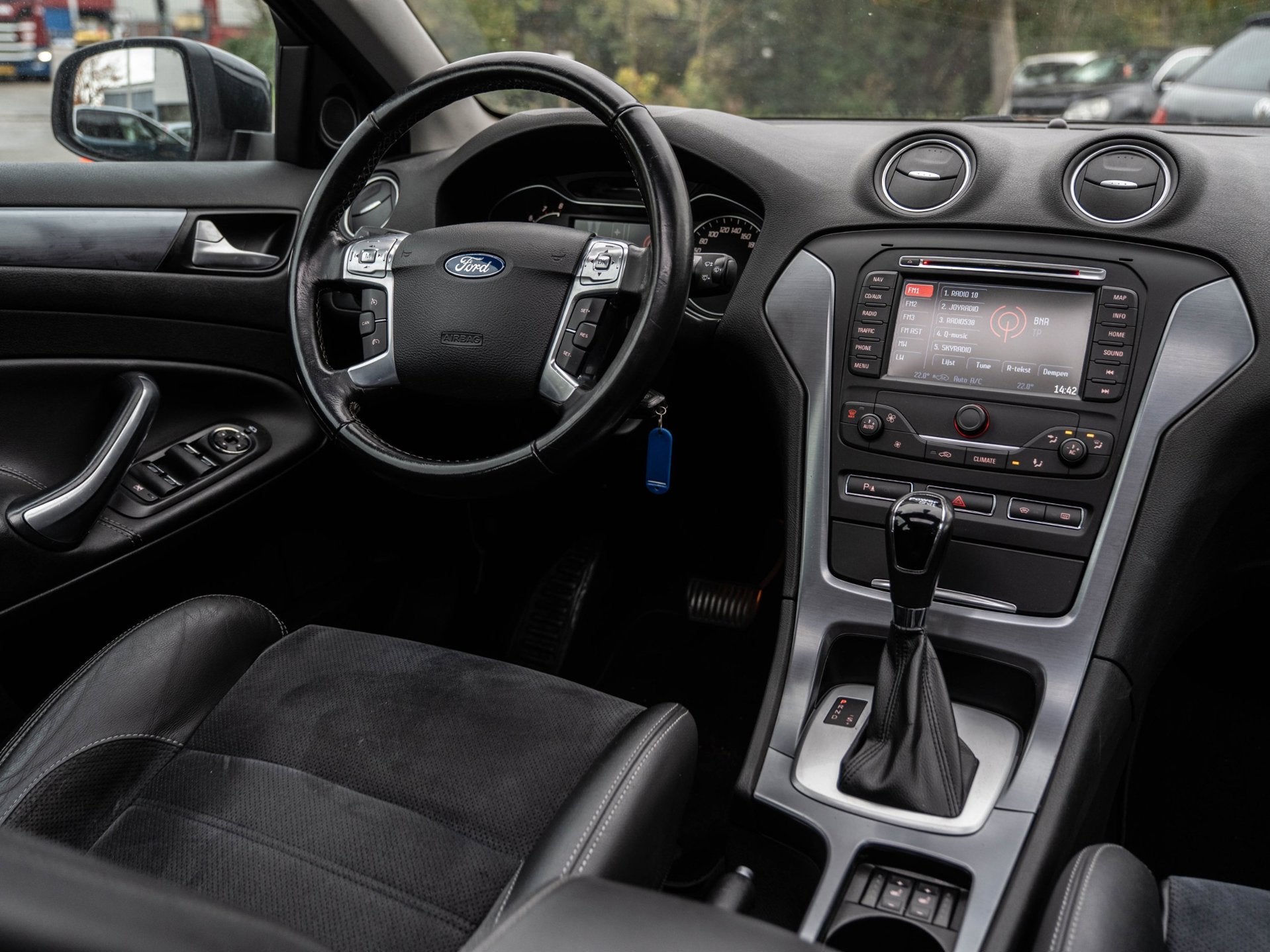 Ford Mondeo Wagon 2.0 ECOBOOST TITANIUM | AUTOMAAT | PANORAM, Auto's, Gebruikt, Zwart, 4 cilinders, Mondeo