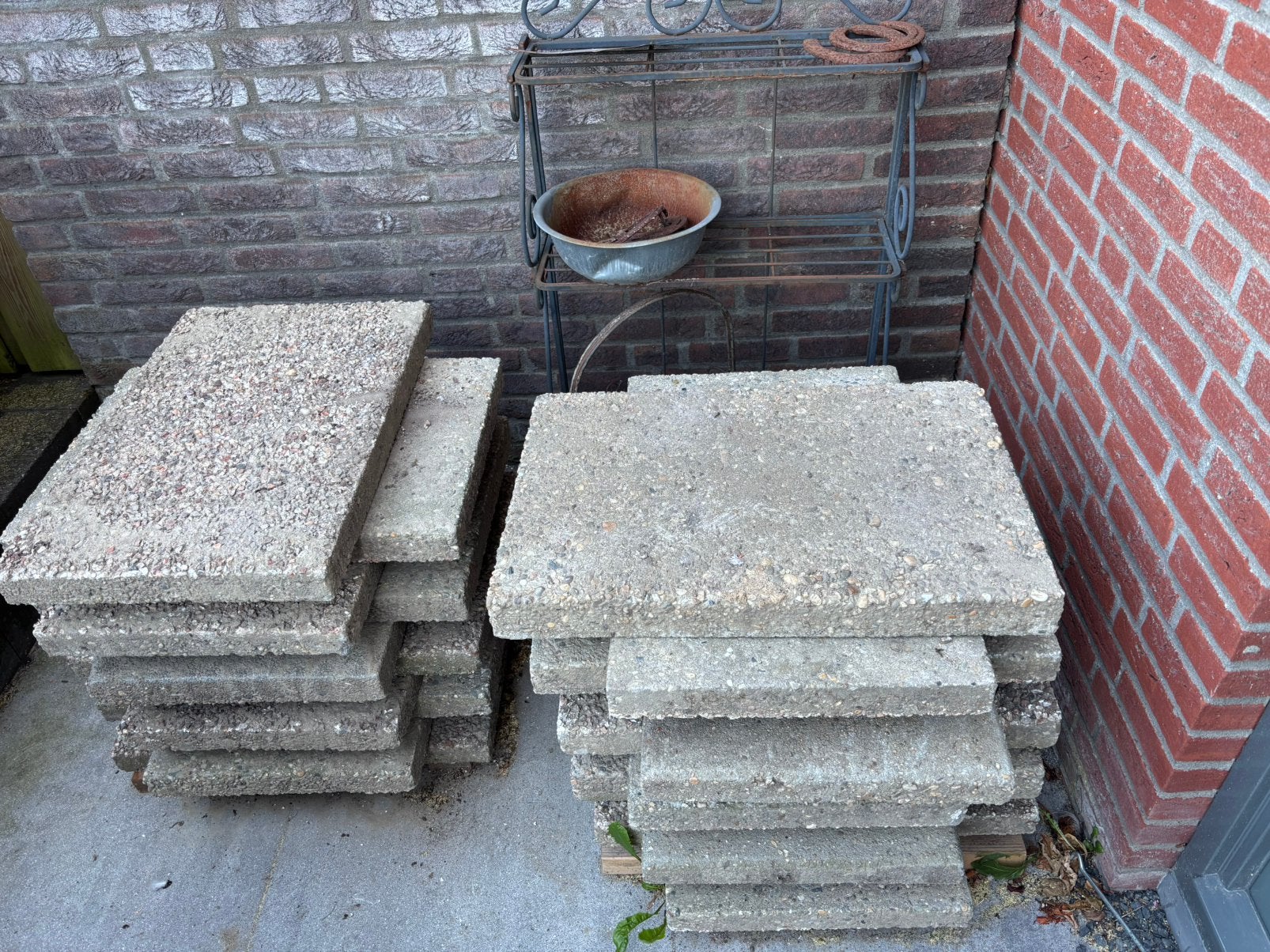 Gratis af te halen: 20 betontegels 60x40, Tuin en Terras, Tegels en Klinkers, Ophalen, Gebruikt, Beton, Terrastegels