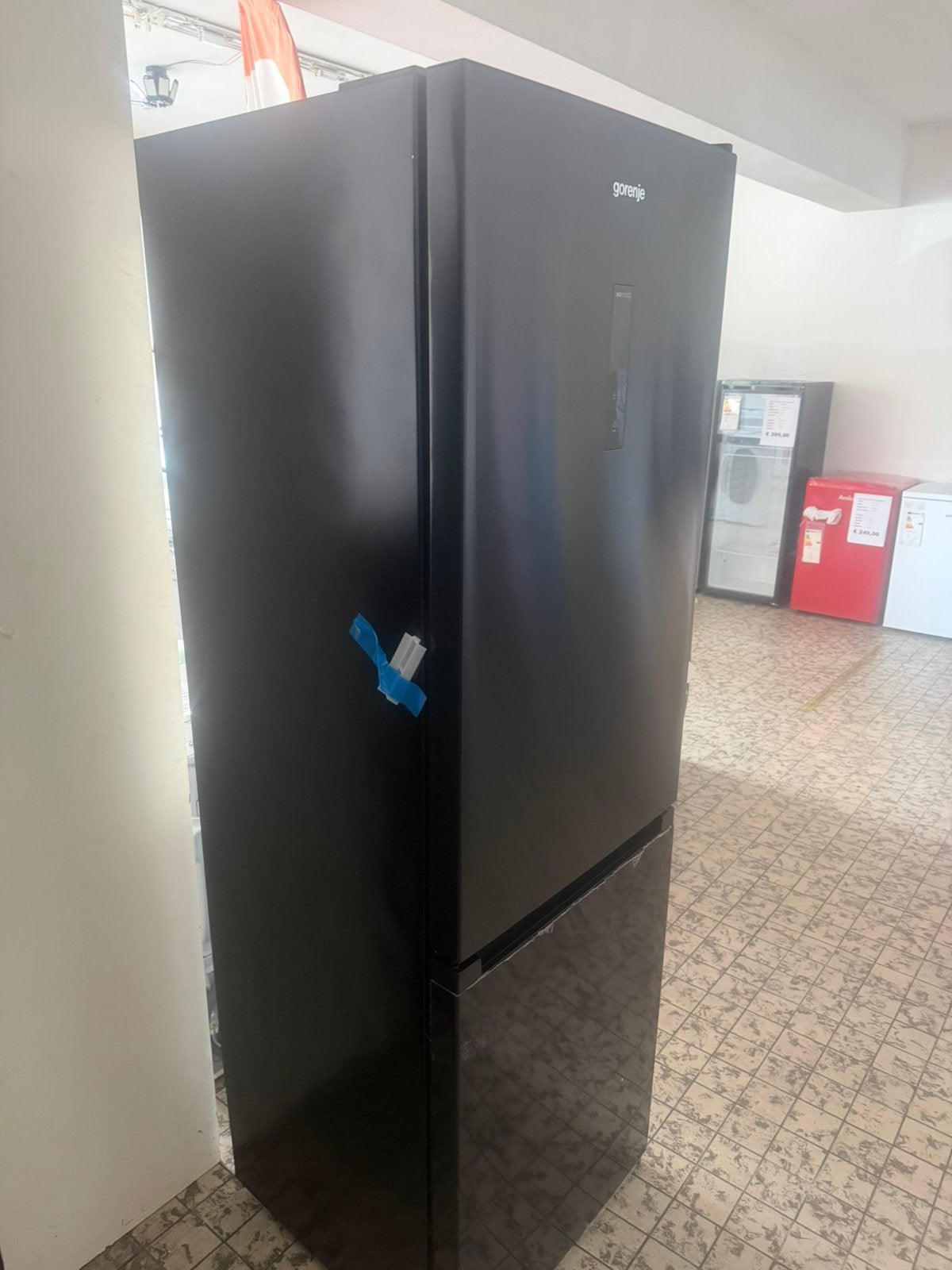 Gorenje zwarte koelvriescombinatie nieuw 3 vriesladeno frost, Ophalen, Gorenje, Gorenje, 200 liter of meer