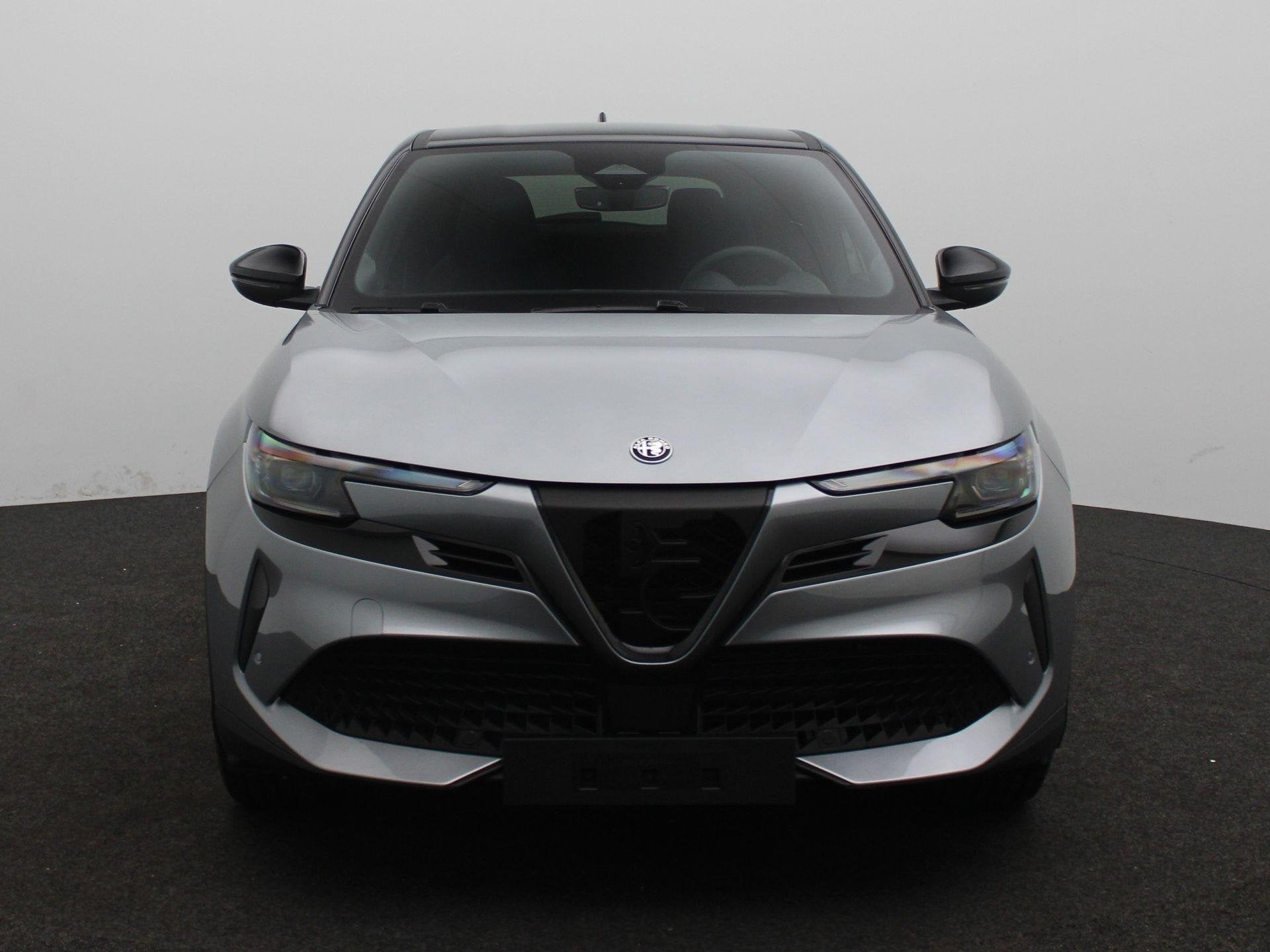 Alfa Romeo Junior Elettrica Speciale 54 kWh | Tech Pack | Wi, Origineel Nederlands, SUV of Terreinwagen, 345 min, 28 min
