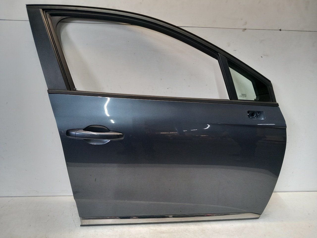 Portier rechts voor Renault Clio, Onderdelen@venauto.nl, Van der Ven Autorecycling B.V., Gebruikt, Ettenseweg 76, 4706 PB Roosendaal, The Netherlands