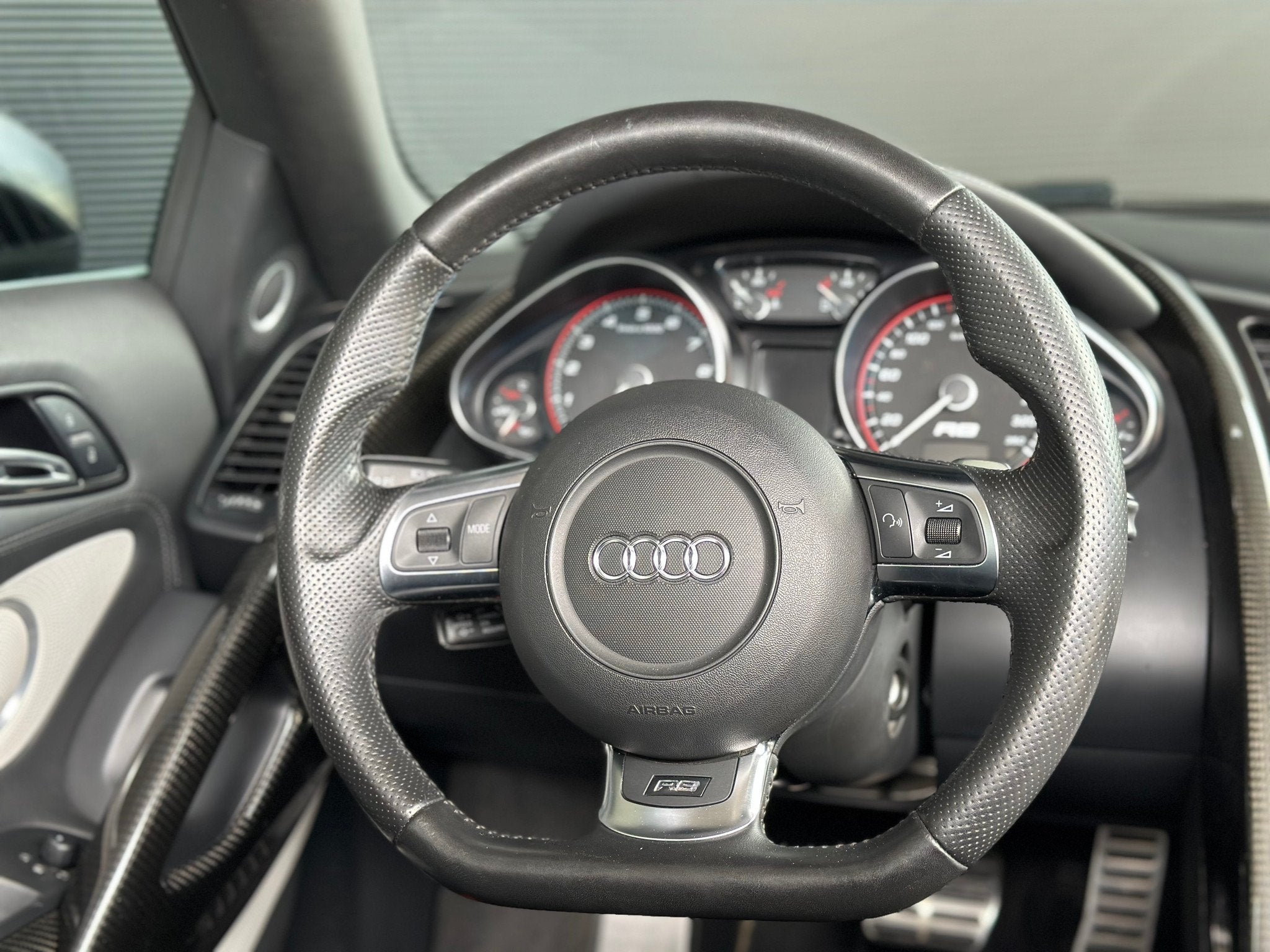 Audi R8 SPIDER V10 | Org NL | Bang Olufsen | UNIEK | Leer |, Auto's, Audi, Automaat, Gebruikt, Cabriolet, Wit