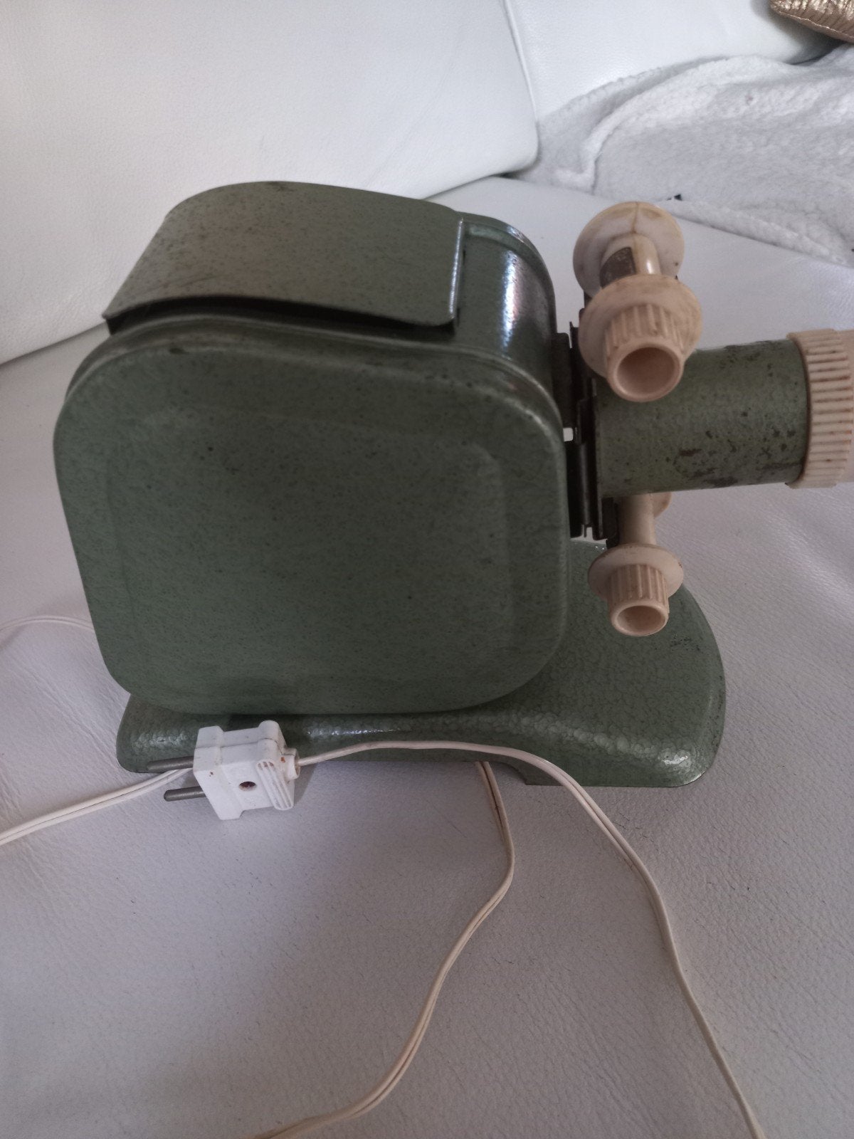 Oude jaren 70 diaprojector, Verzamelen, Fotografica en Filmapparatuur, Ophalen of Verzenden, 1960 tot 1980