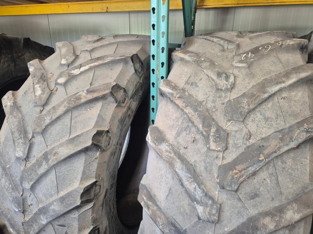 Mooie gezonde pirelli banden 650/65r42, Zakelijke goederen, Agrarisch | Onderdelen | Banden, Velgen en Assen, Ophalen of Verzenden