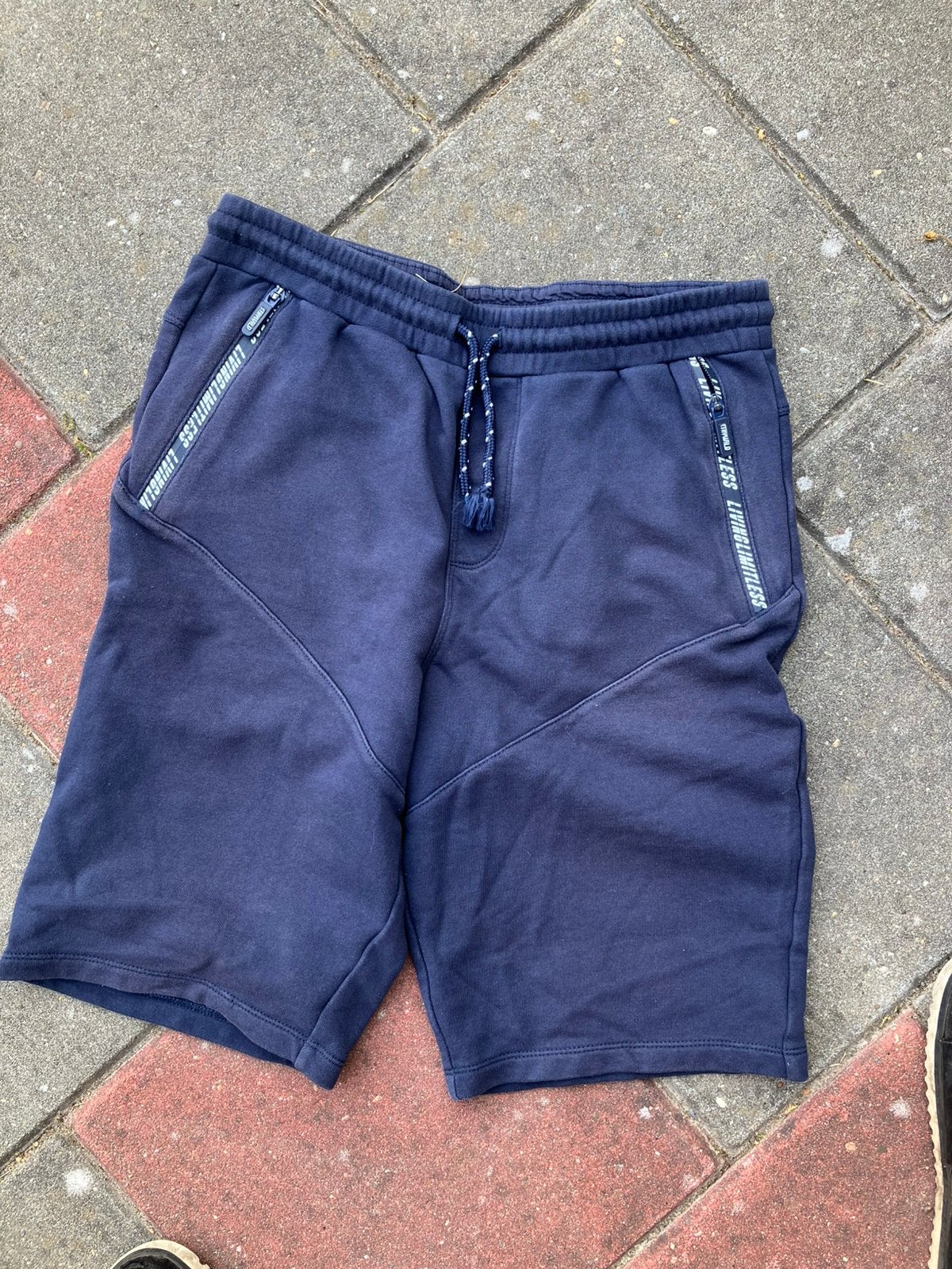 Leuke Bermuda Beyond the limit maat 176 bijna gratis, Kinderen en Baby's, Kinderkleding | Maat 176, Ophalen of Verzenden, Zo goed als nieuw