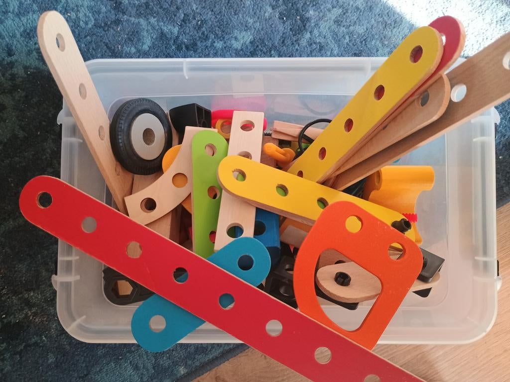 Houten constructie speelgoed - 2 sets door elkaar, Ophalen of Verzenden, Zo goed als nieuw, Overige merken