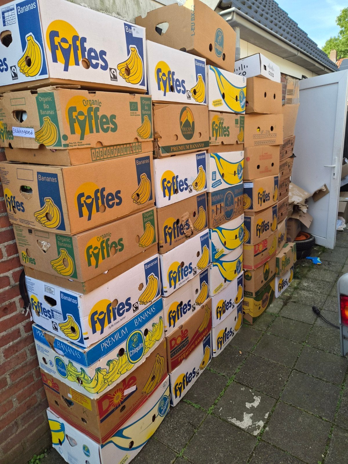 grote partij rommelmark spullen
42 dozen vol, Ophalen, Gebruikt