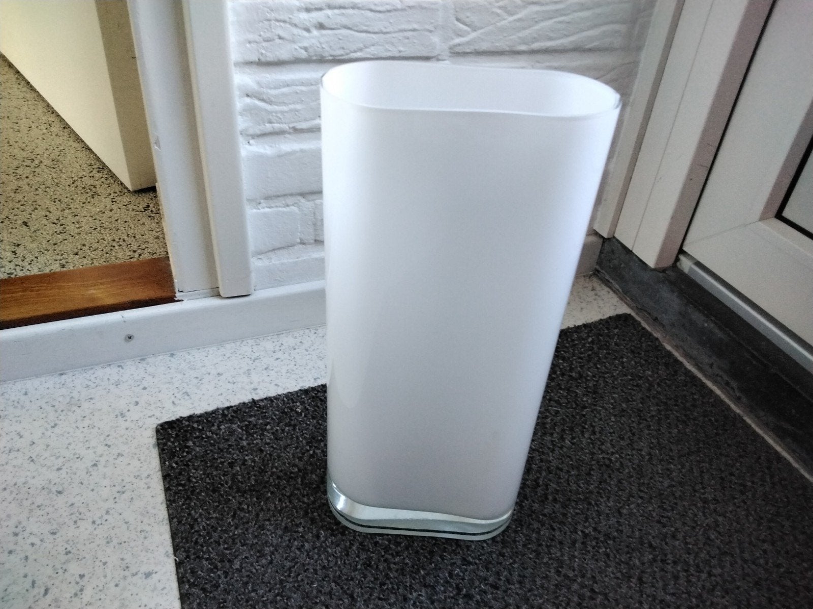 Ovale hoge vaas van melkglas - 30 cm, Ophalen, Zo goed als nieuw, Wit, Glas