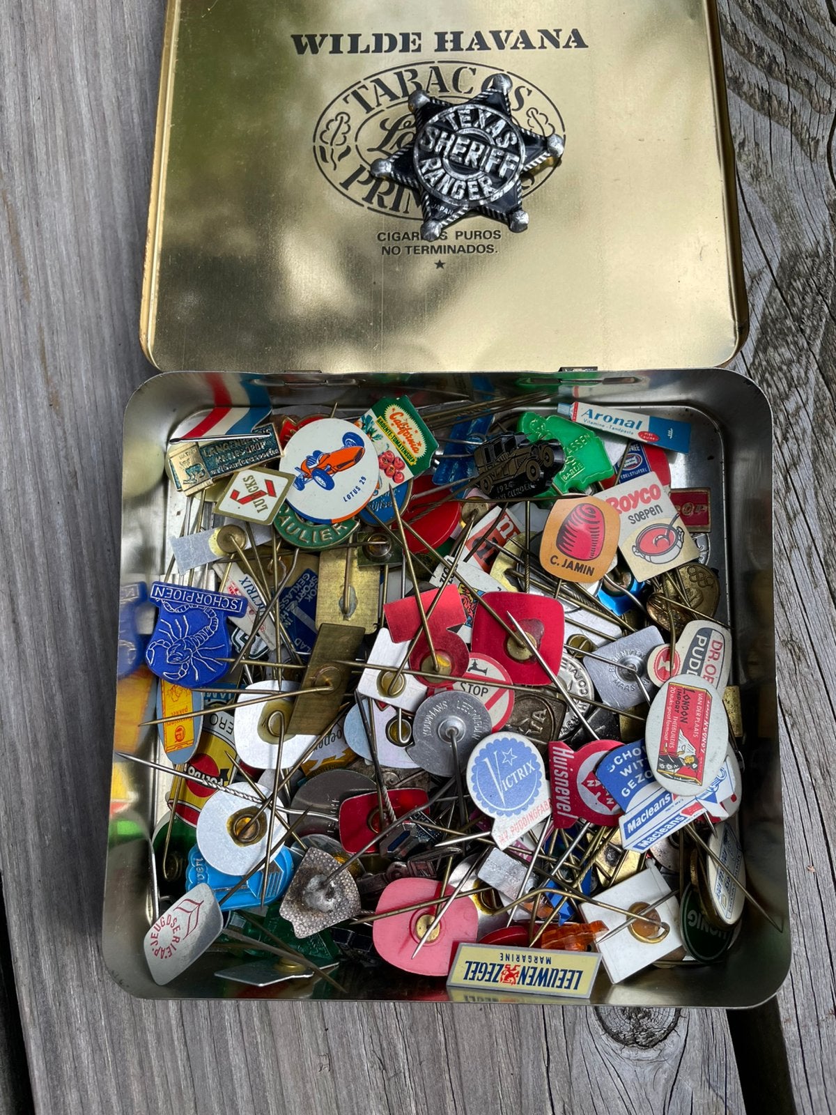 Oude speldjes, Verzamelen, Speldjes, Pins en Buttons, Ophalen, Zo goed als nieuw, Overige onderwerpen