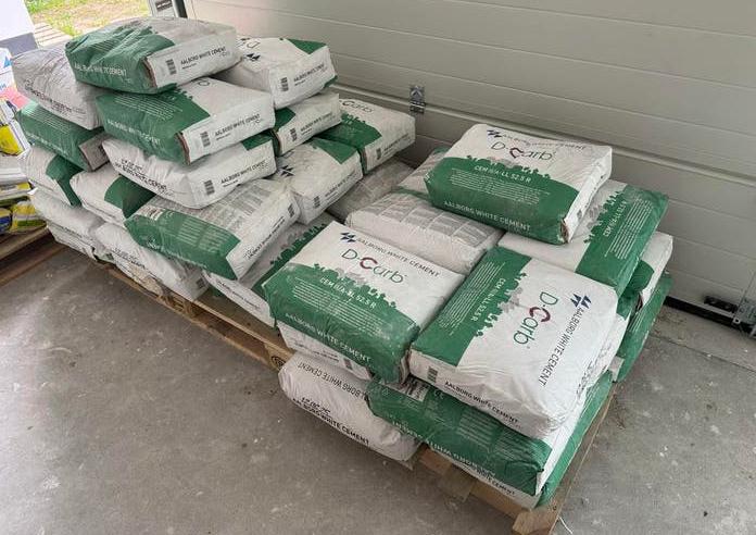 Aalborg Witte Cement, 46 zakken van 25 kg, meer dan 1 pallet, Doe-het-zelf en Verbouw, Overige Doe-het-zelf en Verbouw, Ophalen