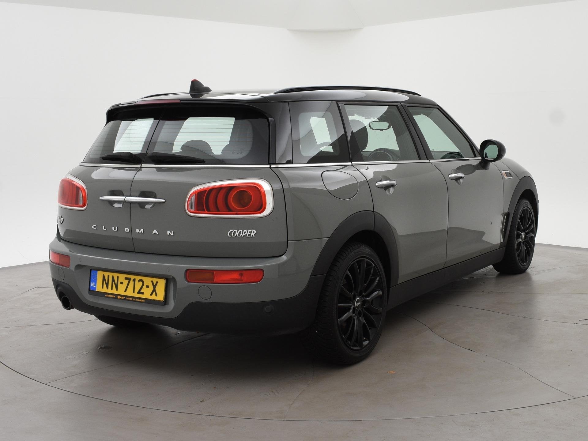 MINI Clubman 1.5 COOPER 136 PK MOONWALK GREY + ZWART DAK | 1, Voorwielaandrijving, Gebruikt, Origineel Nederlands, Handgeschakeld