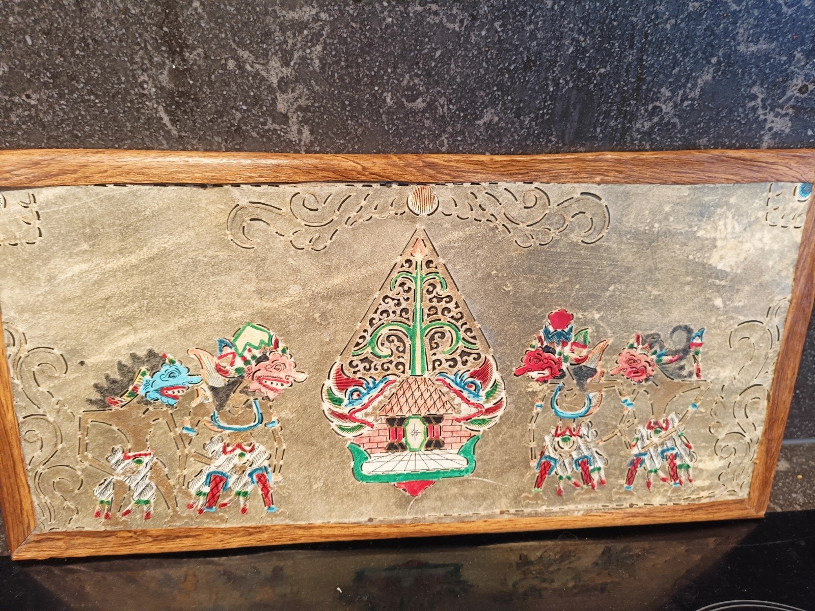 Ingelijst Wayang Kulit Paneel met Gunungan en Figuren, Ophalen of Verzenden