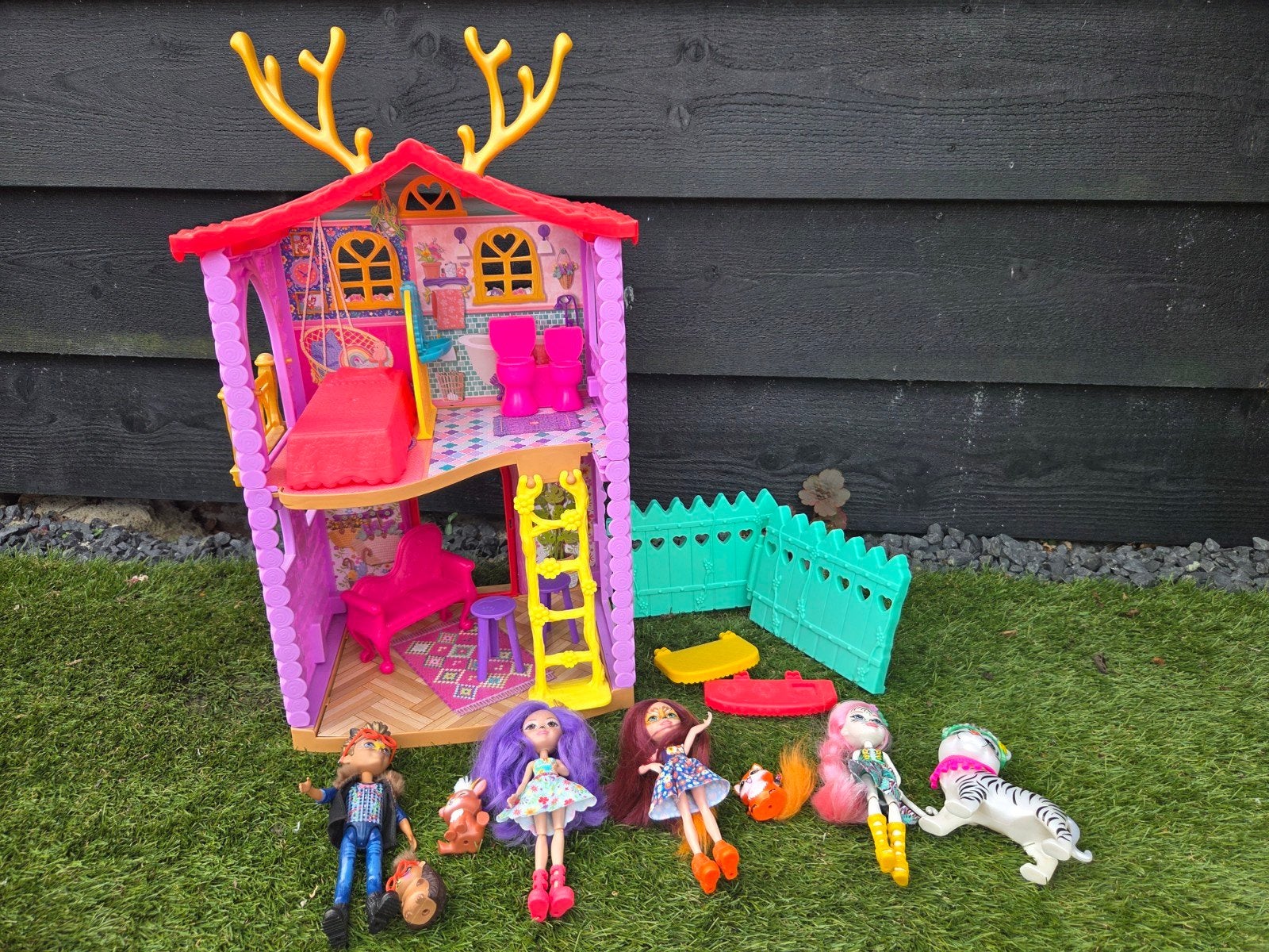 Enchantimals Hertenhuis met 4 Popjes en Diertjes, Ophalen, Gebruikt, Poppenhuis
