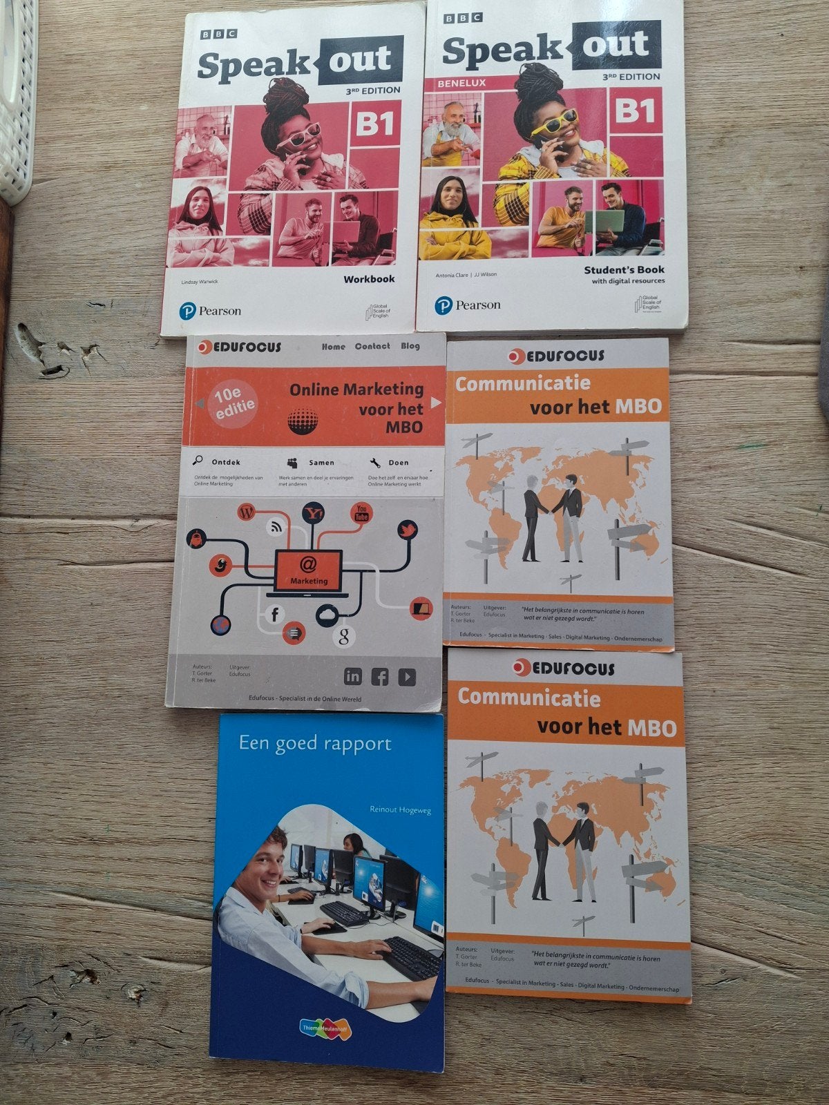 Diverse MBO 4 studieboeken: Communicatie, Marketing, Engels, Ophalen, Zo goed als nieuw, Overige niveaus