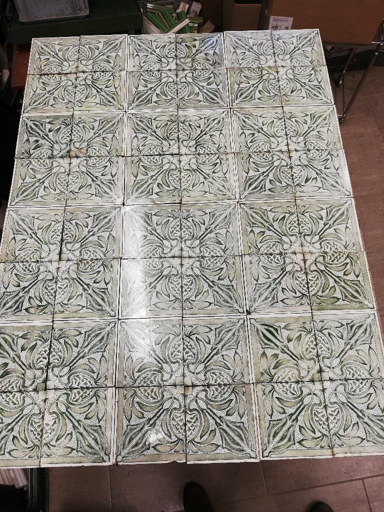 Set van 48 antieke tegels creme/groen, 4 pas motief 120x60cm, Antiek en Kunst, Antiek | Wandborden en Tegels, Ophalen