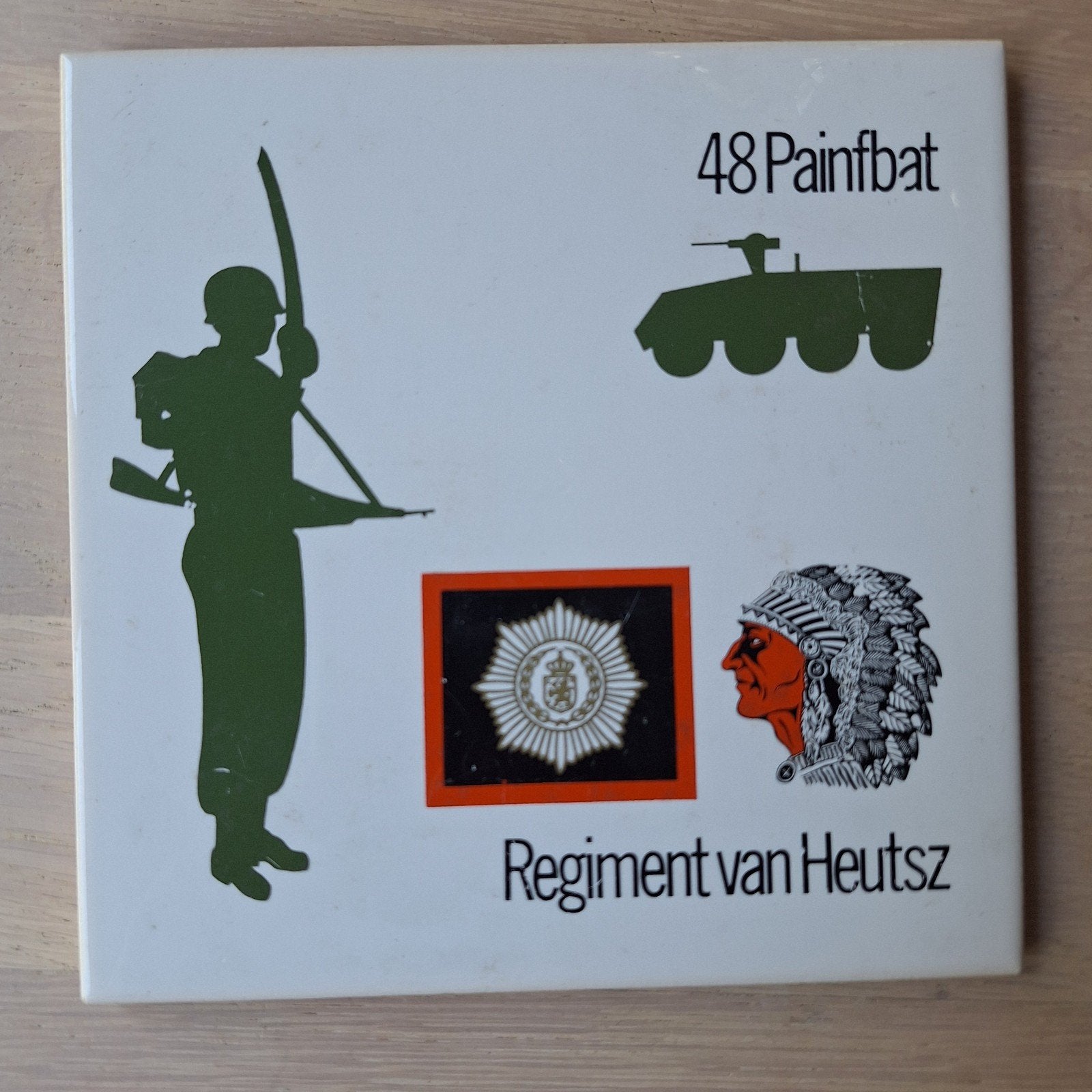 48 Pantserbataljon Regiment v Heutsz tegel, Ophalen of Verzenden, Landmacht, Nederland, Overige typen