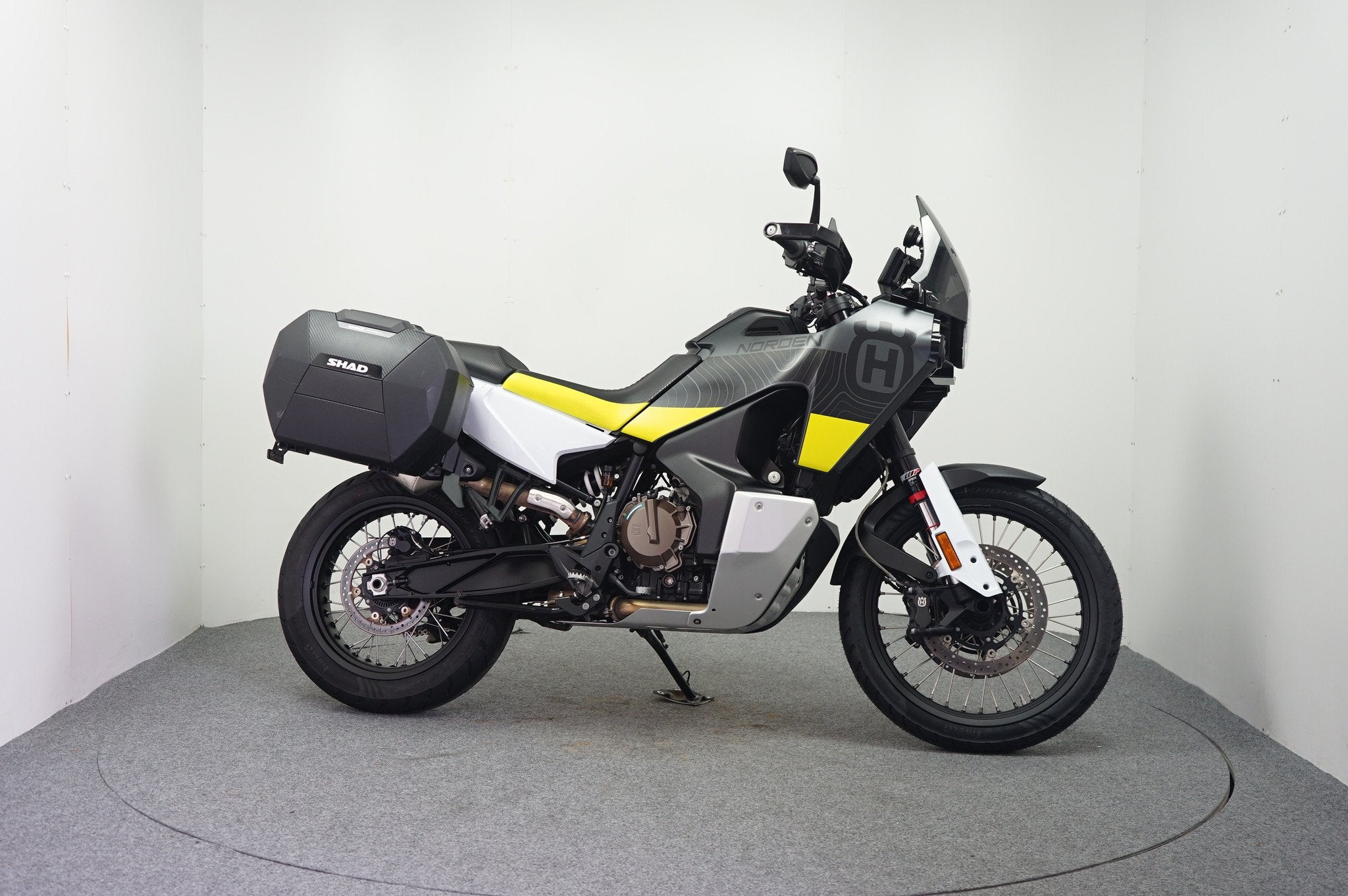Husqvarna Norden 901 (bj 2022), Handvatverwarming, Meer dan 35 kW, Toermotor, Gebruikt