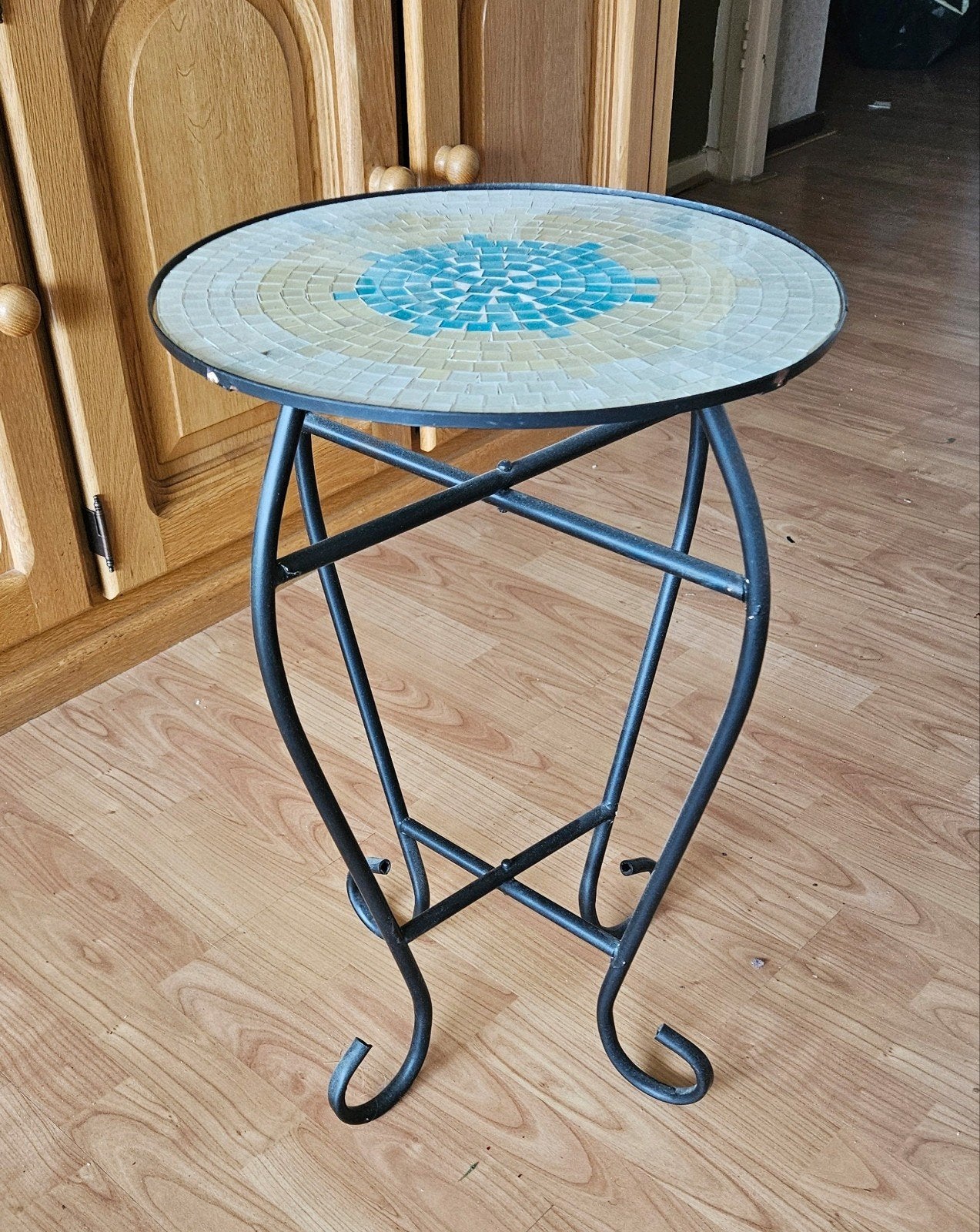 Bijzettafel met mozaïek blad, Minder dan 55 cm, Gebruikt, Mozaïek, Decoratief, Metaal of Aluminium