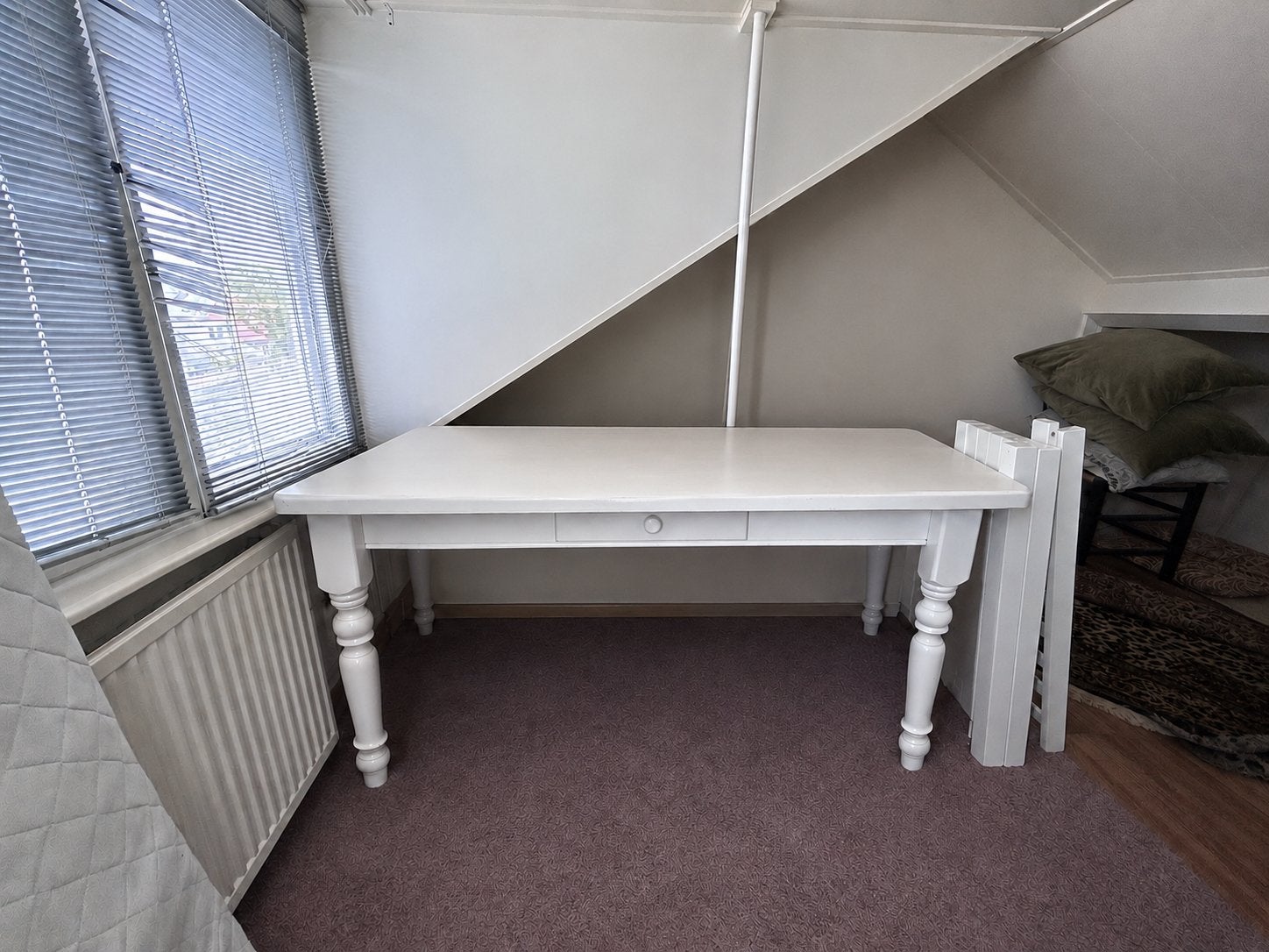 Witte eettafel met lade en gedraaide poten, Ophalen, Gebruikt, 100 tot 150 cm, 50 tot 100 cm