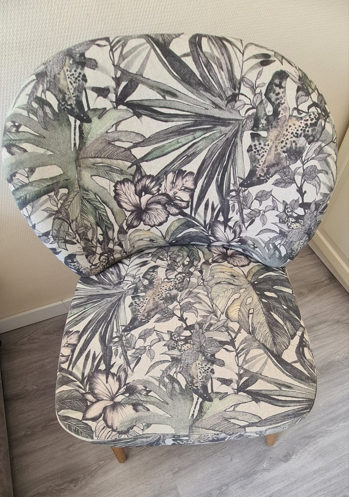 Stoel met jungleprint en luipaarden, Ophalen, Hout, Jungle, Botanisch, Eclectisch, Overige kleuren